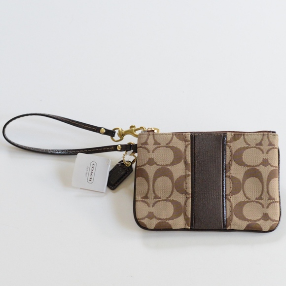 NEVER USED with tags Coach wristlet - Picture 3 of 7